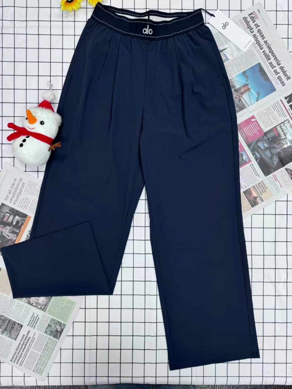 ๐ Navy Blue Alo Yoga High-Waisted Loose Fit Suit Up Pants NWT Regular(30 inch) - Picture 3 of 9